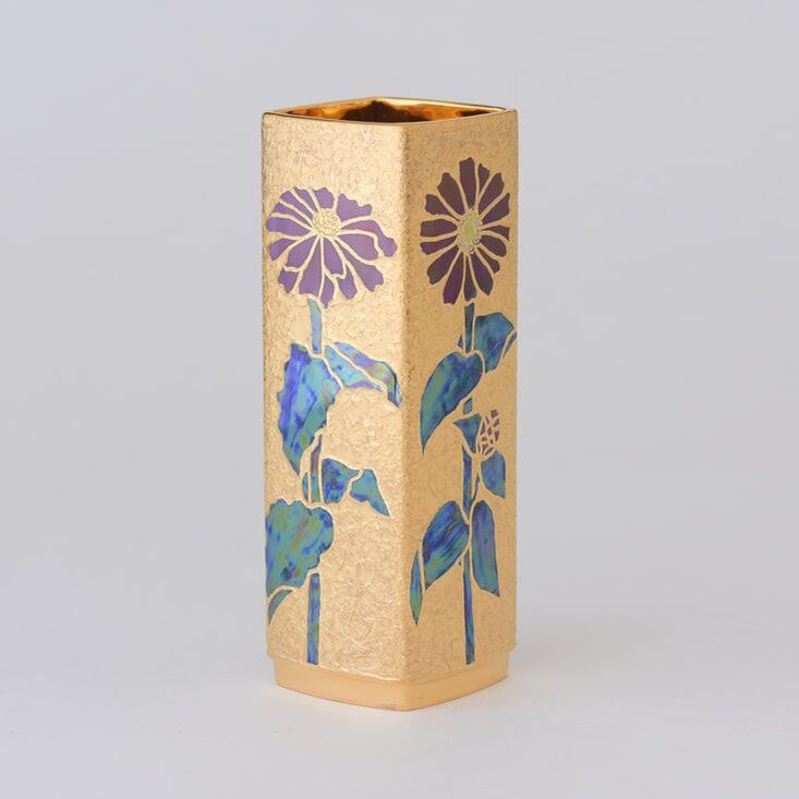 Carolyn, Barlock, Porcelain, #BarlockPorcelain, Fine, Art, Home, Collection, Luster, Gold, Decorative, Functional, Decor, Floral, Design, Nature, Unique, One of a Kind, Treasures, Traditional, Contemporary, Rare, Painted, Florentine, Persian, Medici, Pope, Ming, United States, Studio, Denver, Columbine Gallery, Loveland, Colorado, Sculpture in the Park, Governor's Art Show, Luxurea, Beverly Hills, California, Exquisite, Ships, Worldwide, Shipper Supply 